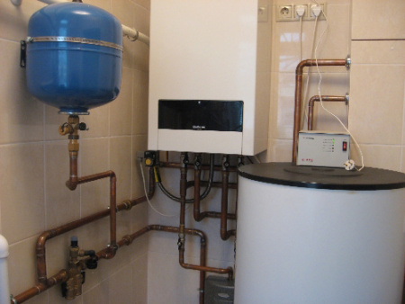   Buderus Logamax U052-24K (24 )