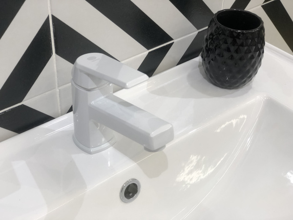  Orange One Life P02-021w  