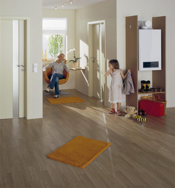   Buderus Logamax U052-28 (28 )